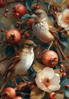 Twee kleine bruine en witte vogels zitten op takken omringd door granaatappels en witte bloemen. Het Floral Bird Couple Schilderij, weergegeven in gedetailleerd realisme tegen een warme achtergrond, roept een serene sfeer op. Perfect als wanddecoratie, inclusief magnetisch ophangsysteem voor eenvoudige presentatie van CollageDepot.