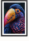 Een close-upfoto van een kleurrijke vogel met een prominente snavel, met tinten oranje, geel en rood. De veren van de vogel zijn donkerblauw en bezaaid met felroze en oranje vlekken. Waterdruppels glinsteren op zijn snavel en kop. De afbeelding is ingelijst als een prachtig Gevederde Glorie Schilderij van CollageDepot met behulp van een magnetisch ophangsysteem.,Zwart-Met,Lichtbruin-Met,showOne,Met