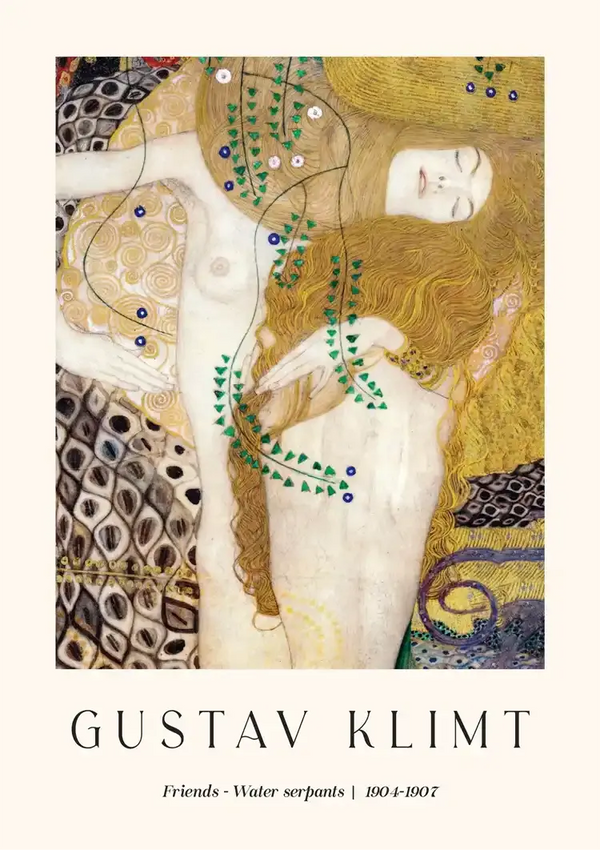 Een kunstwerk van Gustav Klimt met de titel "Vrienden - Waterslangen I", gemaakt tussen 1904-1907, met een gedetailleerde en kleurrijke afbeelding van twee in elkaar verstrengelde vrouwelijke figuren versierd met decoratieve patronen en golvend haar, is verkrijgbaar als ccc 080 - bekende schilders van CollageDepot.-