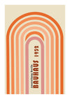 Kunstposter met gelaagde bogen in oranje en beige tinten met de tekst "Bauhaus 1929 Ausstellung Berlin" verticaal gecentreerd. Het ontwerp belichaamt een minimalistische, geometrische stijl die typerend is voor de bestsellers van CollageDepot.-