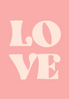 De afbeelding toont het woord "LOVE" in een vetgedrukt lettertype met een creatieve lay-out tegen een effen roze achtergrond met behulp van CollageDepot's product cd 010 - typographie. De letters zijn gestileerd met unieke snitten en vormen.-